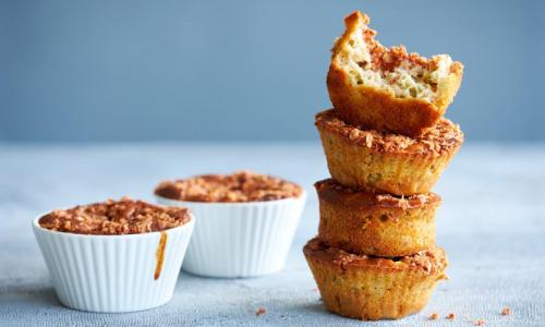 Маффины с ревенем и хрустящей крошкой