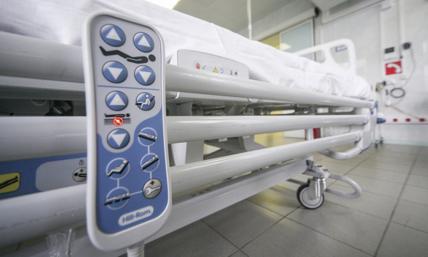 У известного телеведущего обнаружили рак